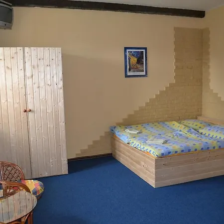 U Kopyta بيت ضيافة