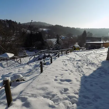 U Kopyta بيت ضيافة Dubá